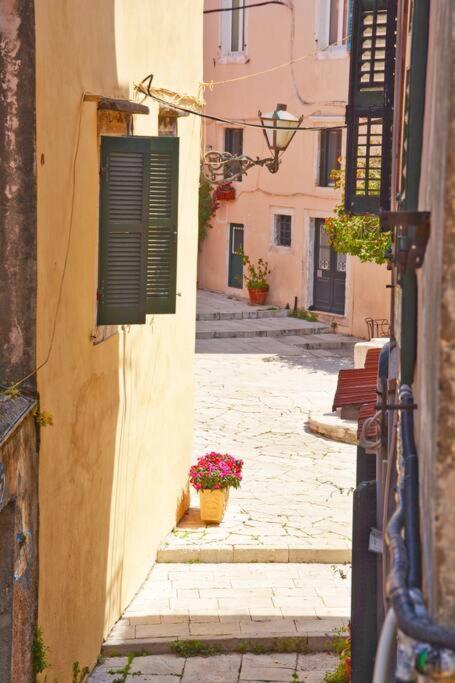 Venetian Well Gallery Apartment In Corfu Old Town Esterno foto