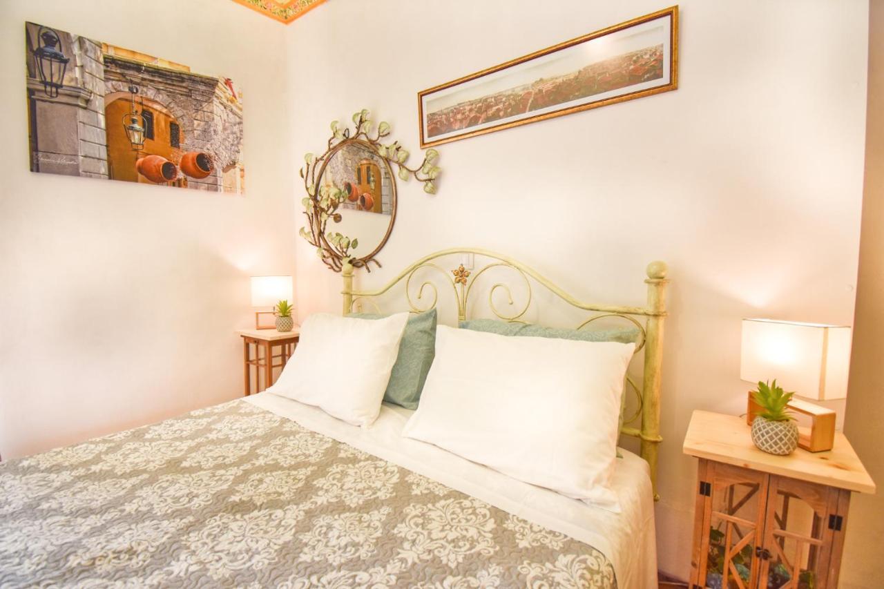 Venetian Well Gallery Apartment In Corfu Old Town Esterno foto